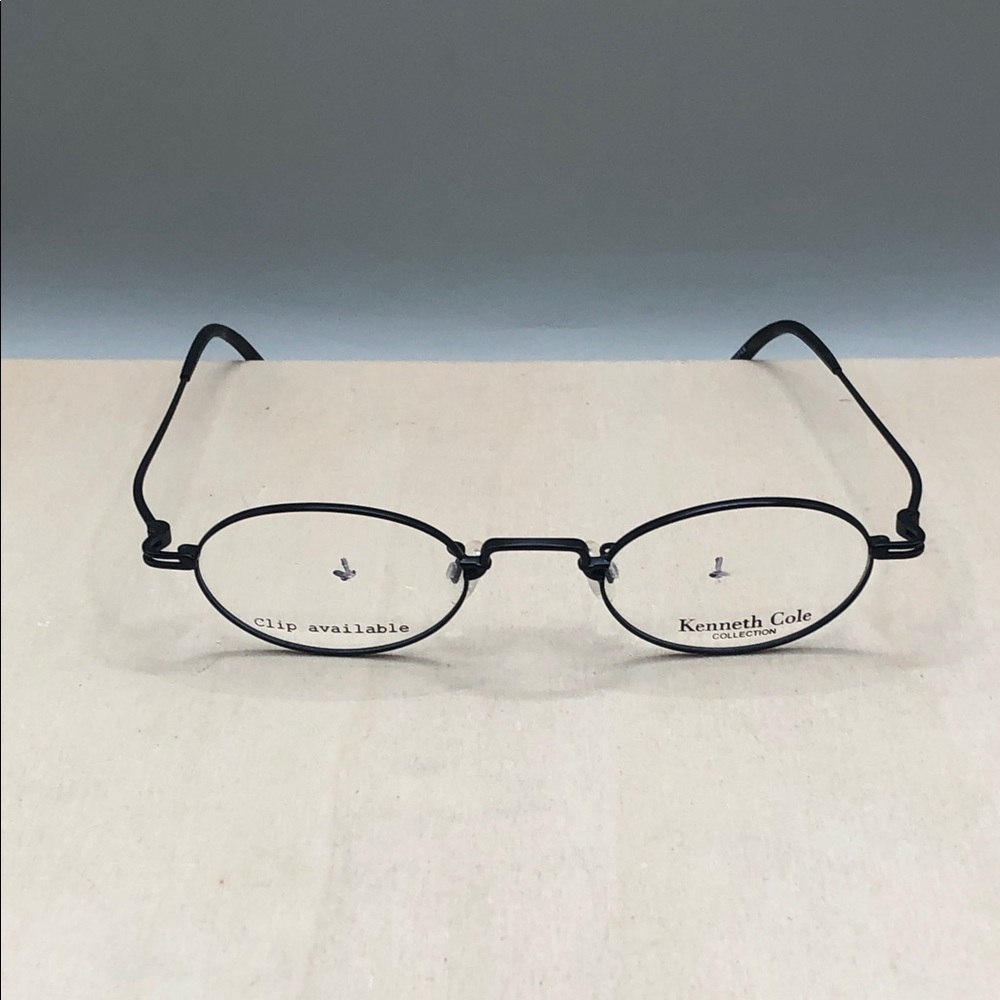 Kenneth Cole collection hooked on U eye glasses 47-23-140 Japan UNISEX Oval